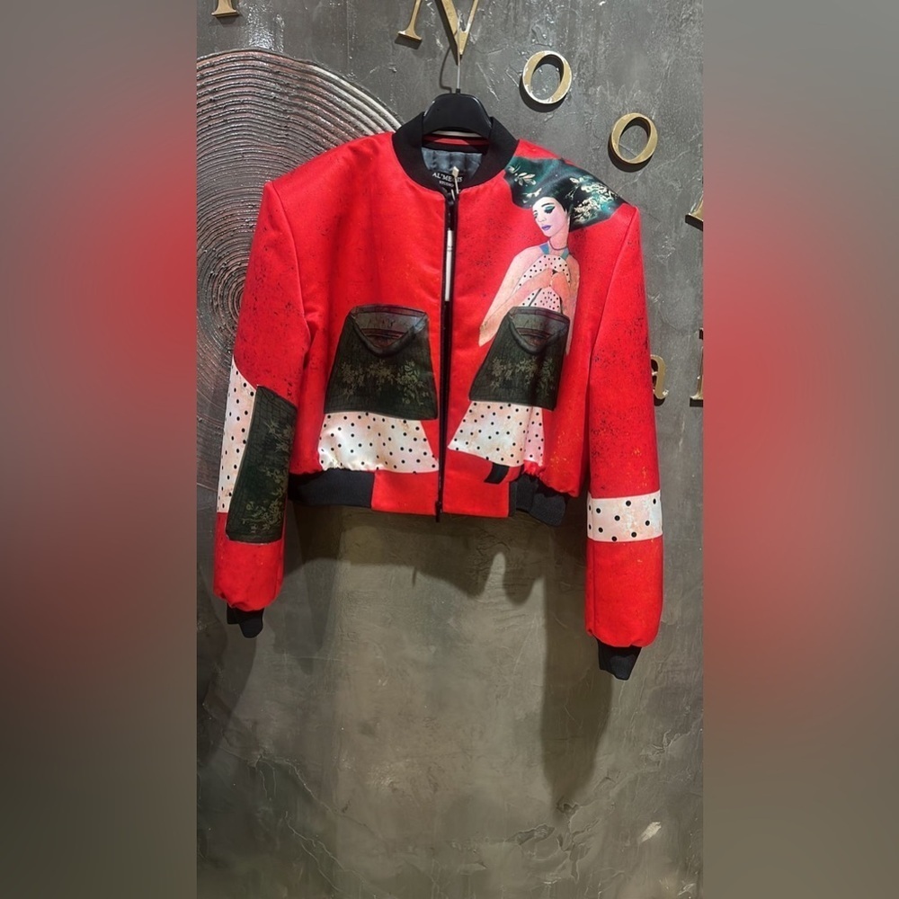 NWT Source Unknown Red Bomber Jacket with Artistic Print - Picture 4 of 5